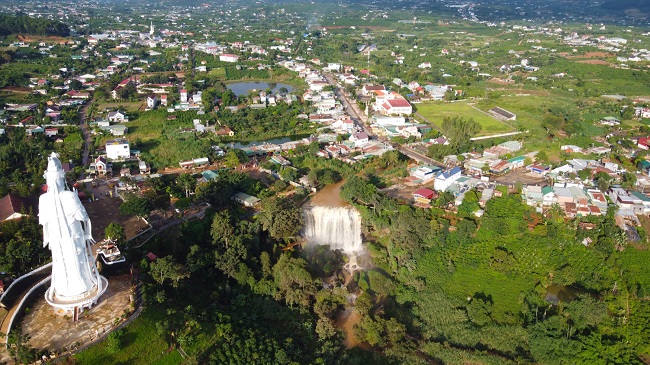 View toàn cảnh thị trấn Nam Ban Lâm Hà